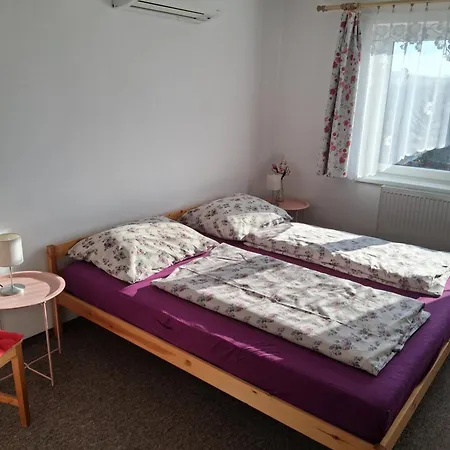 Farma U Sv. Jakuba Dolni Lanov